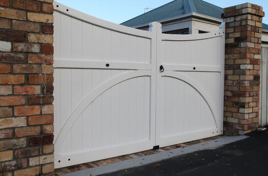 Victoria | Traditional Style Gates