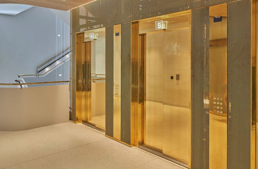 Mordern Lift Lobby with Wire Mesh