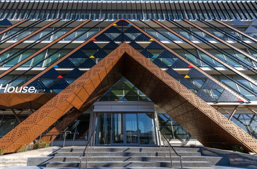 Ngāmotu House - Exterior Facade Installation