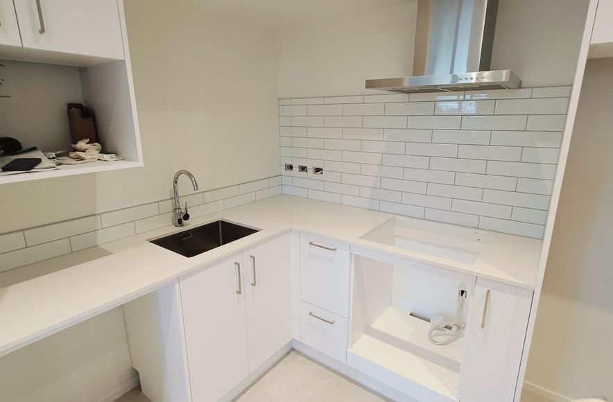 Damn Good Tiling - Universal Homes residential tiling
