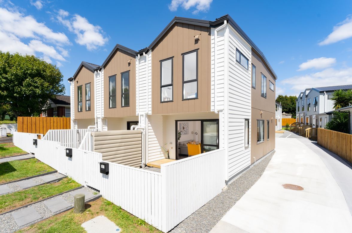 Royal View Road Townhouse