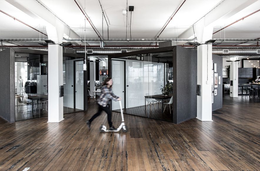 99 Designs Work Space