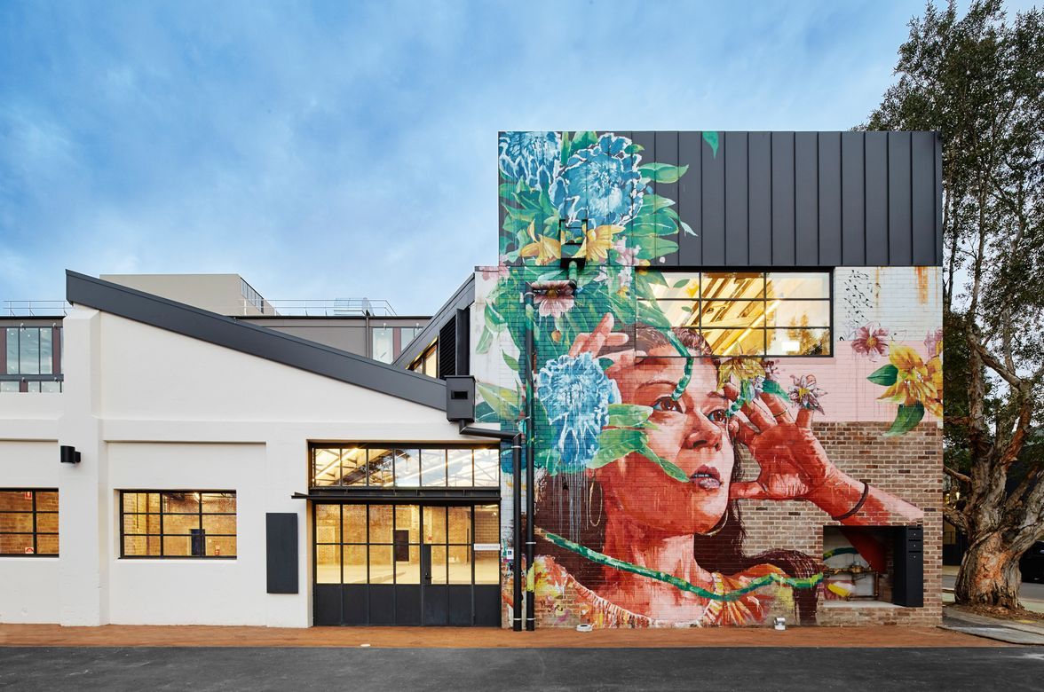 13 Bowden St