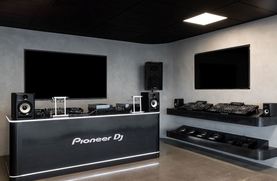 Monaco Showroom