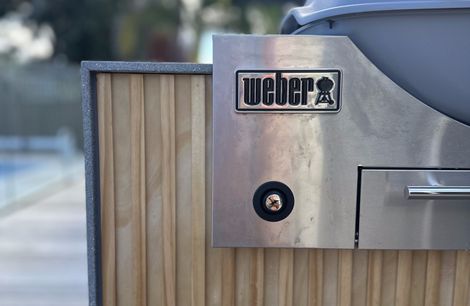 Custom Outdoor Kitchen(BBQ)