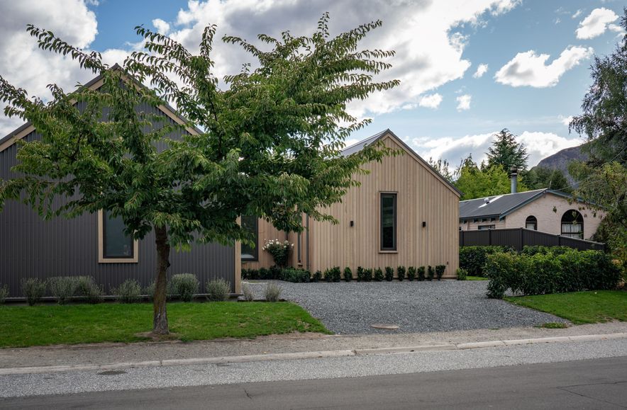 Devon Street Crib