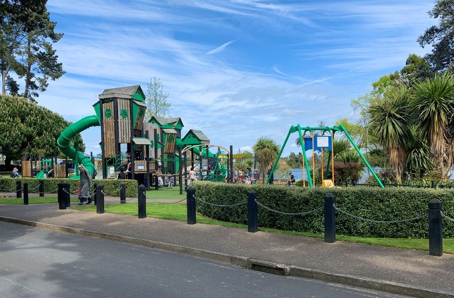 Installing Living Boundary™ instant hedges to create a beautiful enclosure for a child-friendly space.