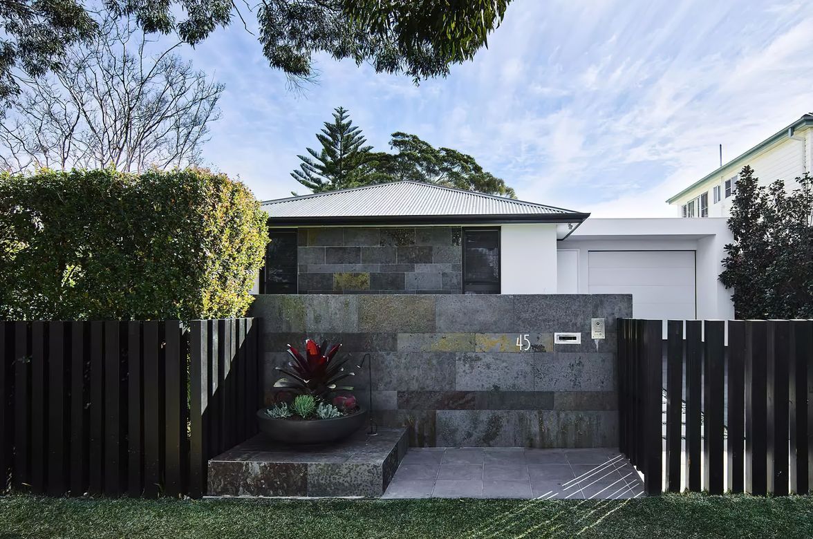 Caringbah, Jacaranda Ave