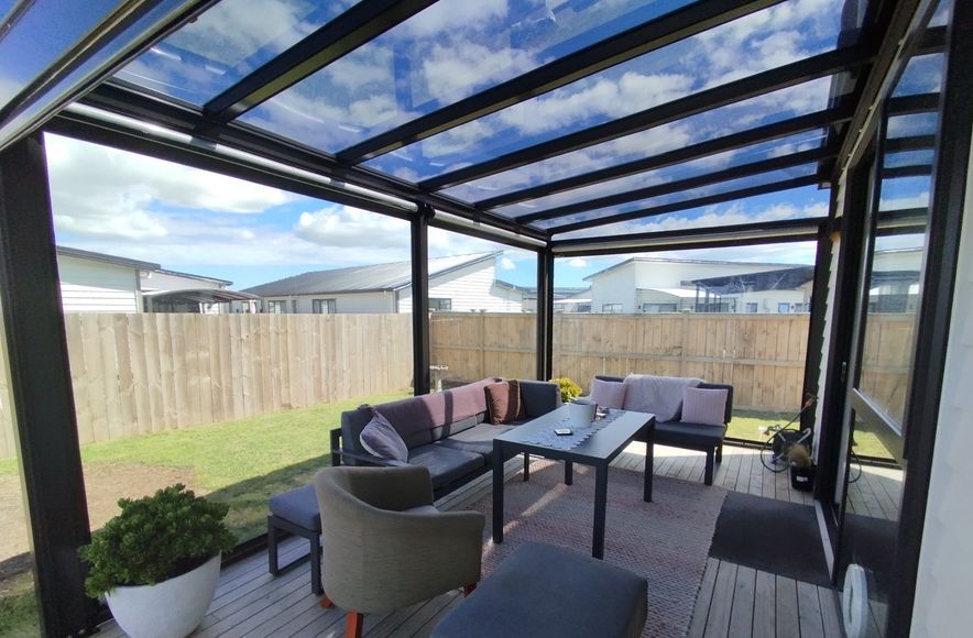 Flat Rectangle Canopy with Ziptrak® Outdoor Blinds in Clarks Beach