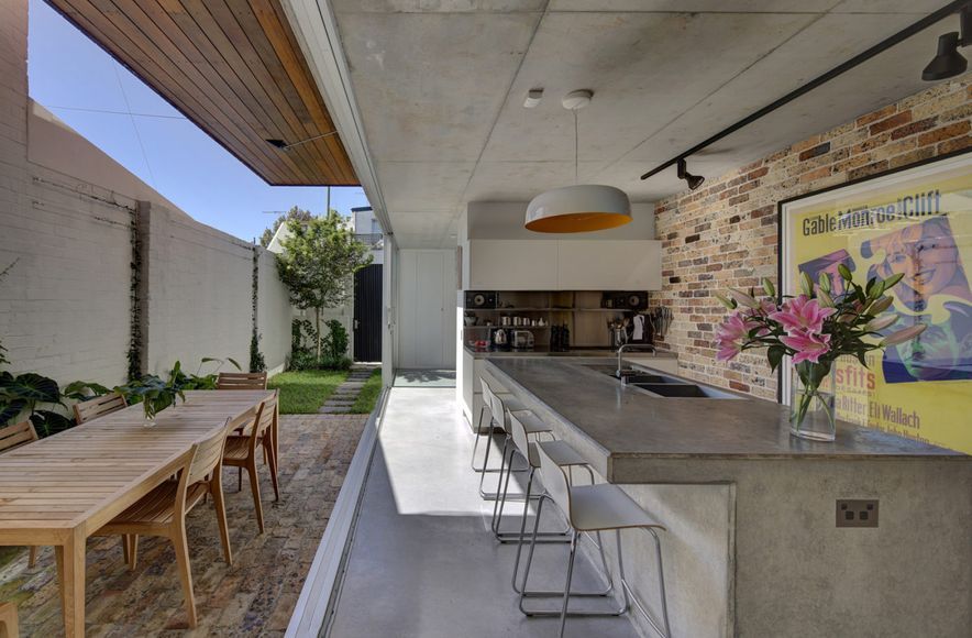 Long Courtyard House