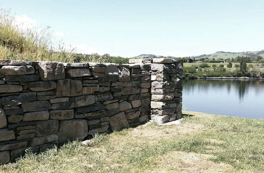 Andisite Wall