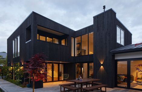 Striking Shou Sugi Ban Timber Elevates Clive Barrington's Architectural Masterpiece