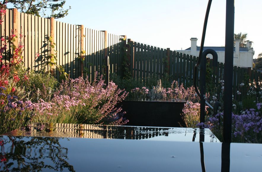 Welkin' Rooftop Terrace & Scarborough In-Ground Garden 'Clifton Hill'