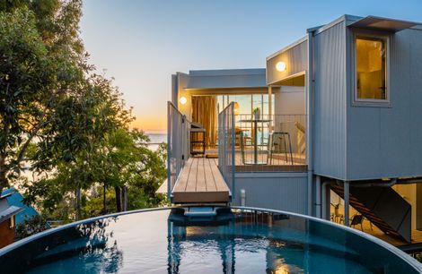 Cantilever House