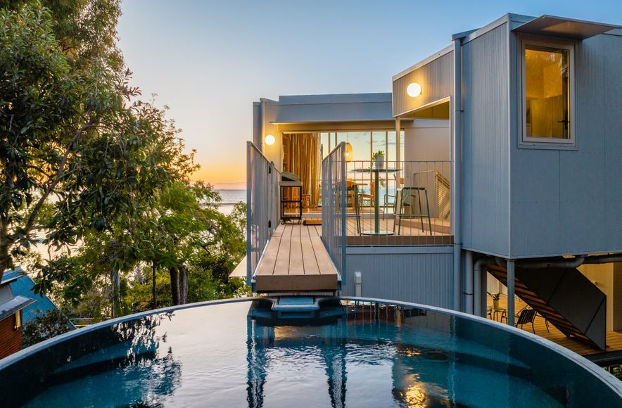 Cantilever House