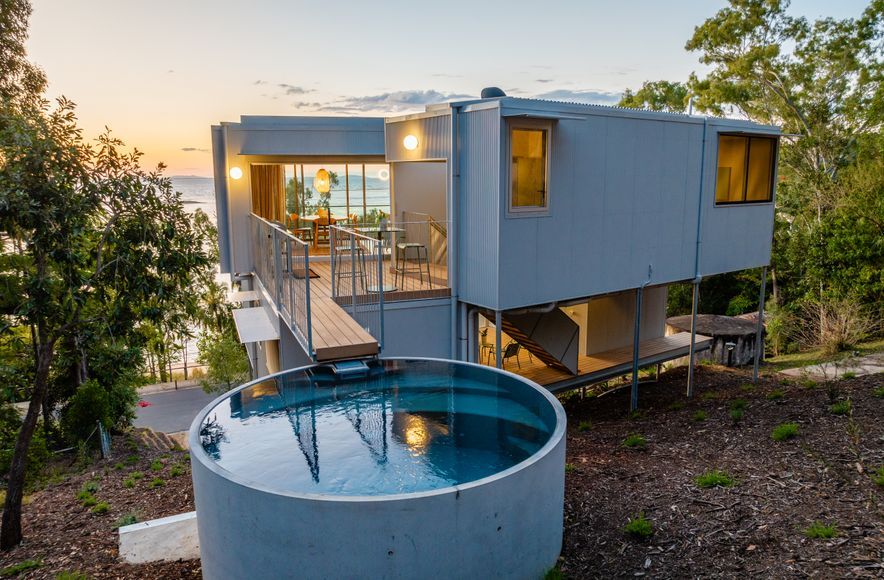 Cantilever House