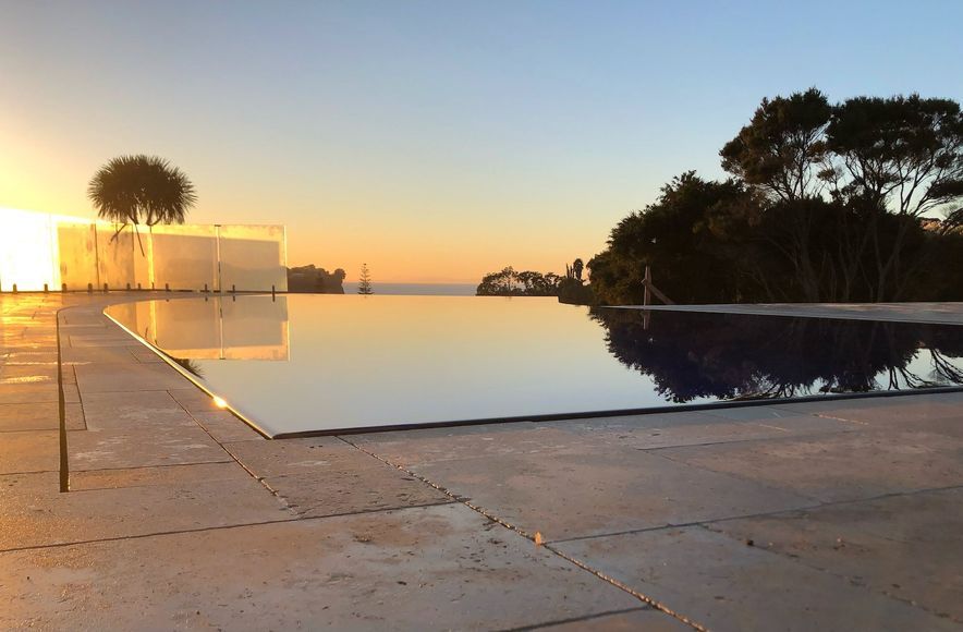 A Mirror To Infinity