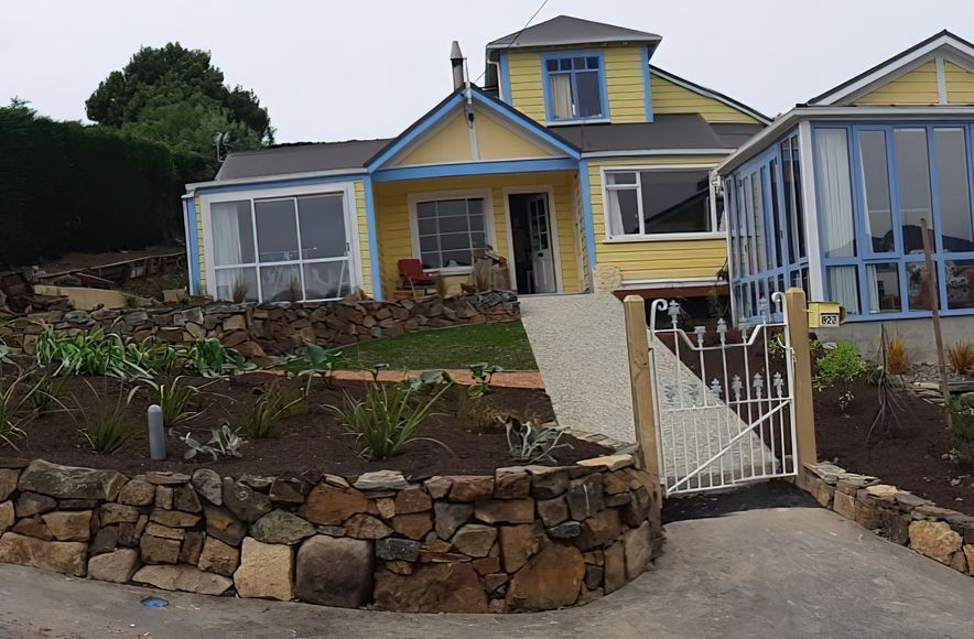 Modernising Makeover for Peninsula Property Street Frontage