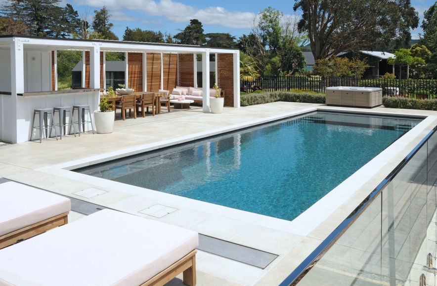 Fibreglass Pool with Horizon International Paving