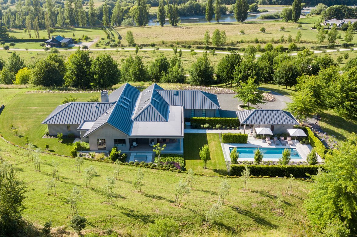 Euchre Lodge