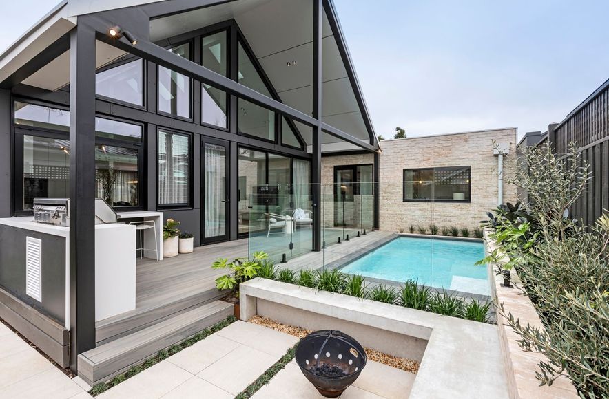 Bronte Court, Hampton