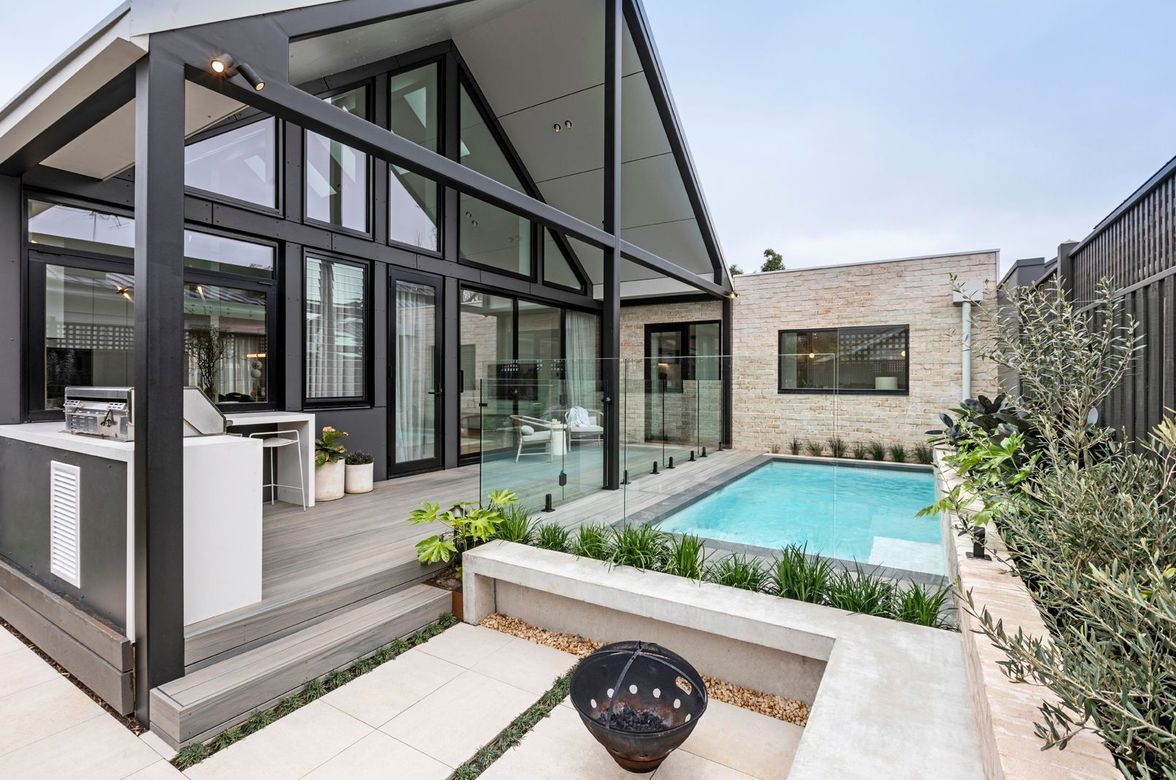 Bronte Court, Hampton