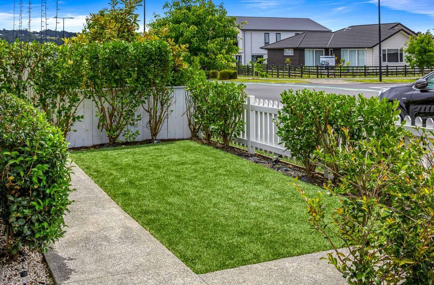 Schoolside Residence