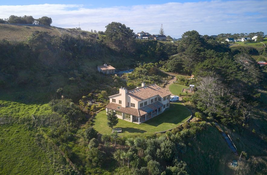Muriwai Mediterranean Manor