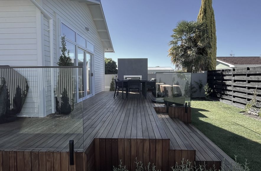 Avenue Road, New Deck