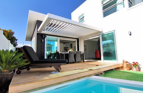 Cantilever Roof