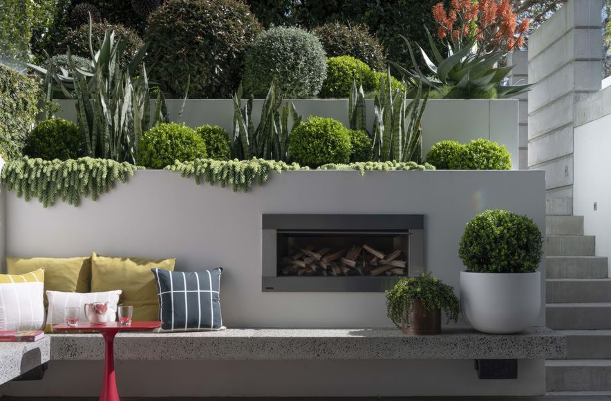Chic Courtyard