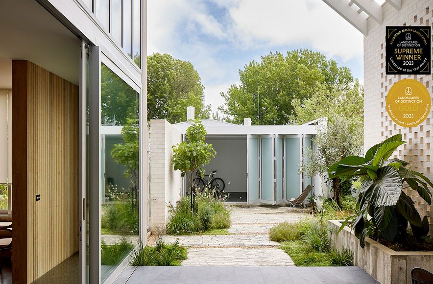 Natural Urban Courtyard