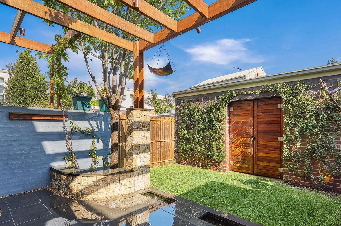 Broadoaks Road | Exterior