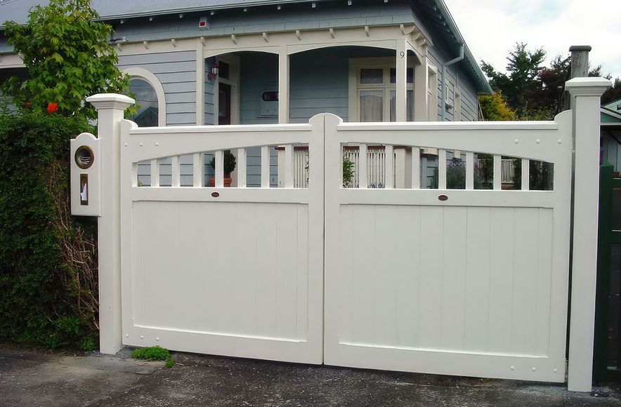 Hampton | Traditional Style Gates
