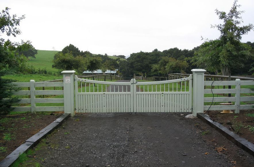 Villa | Traditional Style Gates