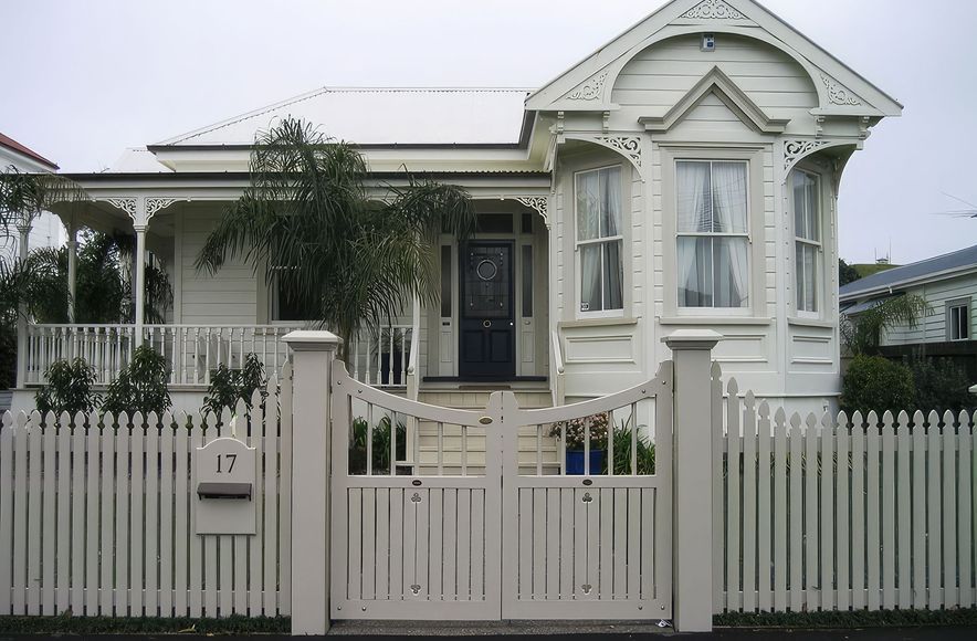 Villa | Traditional Style Gates