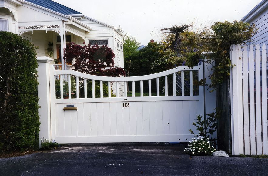Sherwood | Traditional Style Gates