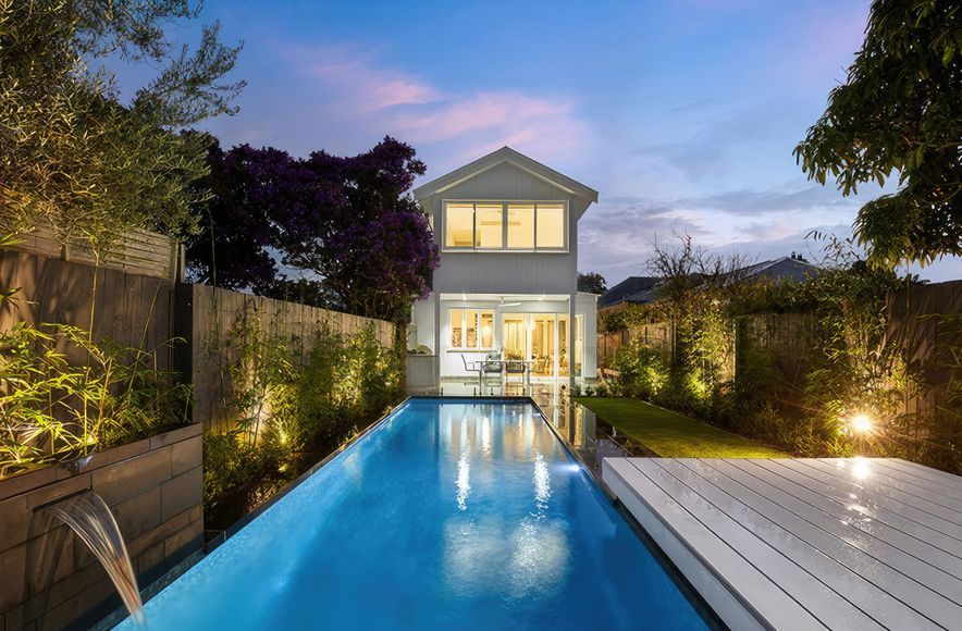 Leys Ave | Exterior