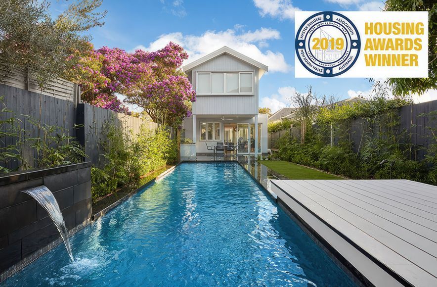 Leys Ave | Exterior