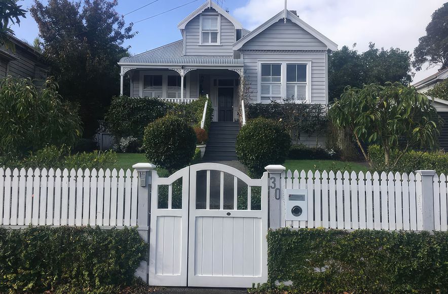 Lincoln | Traditional Style Gates