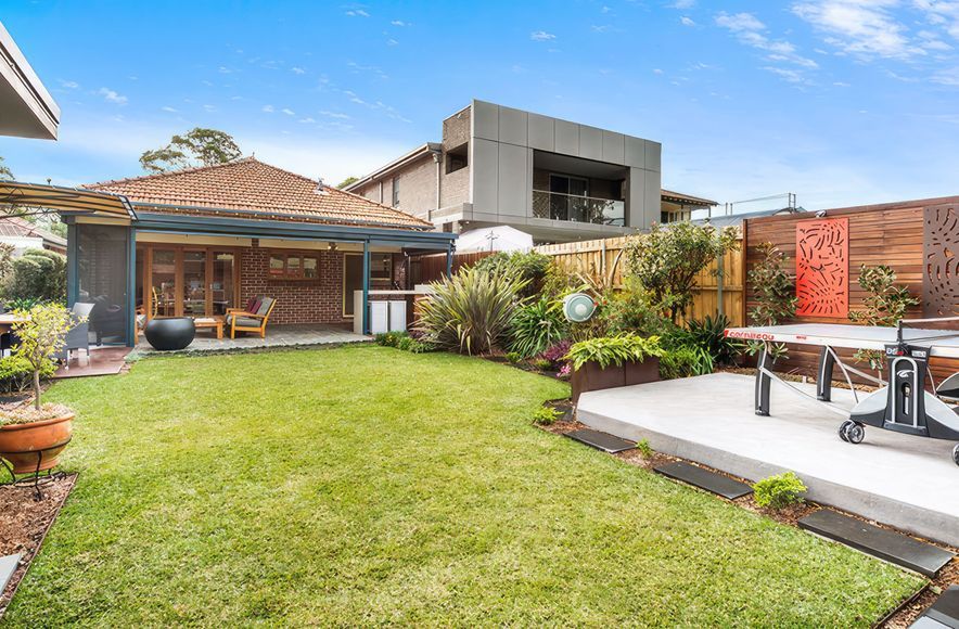 Chiswick Street | Exterior