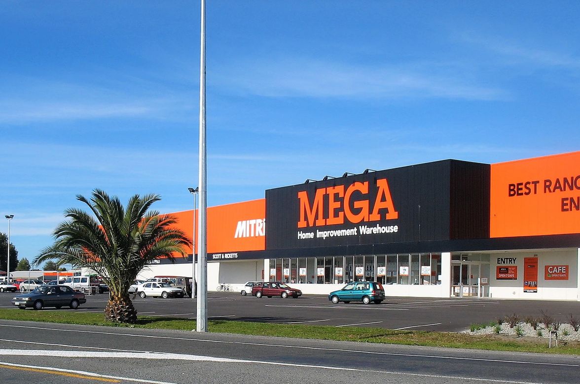Mitre 10 Mega, Napier