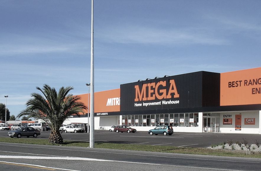 Mitre 10 Mega, Napier