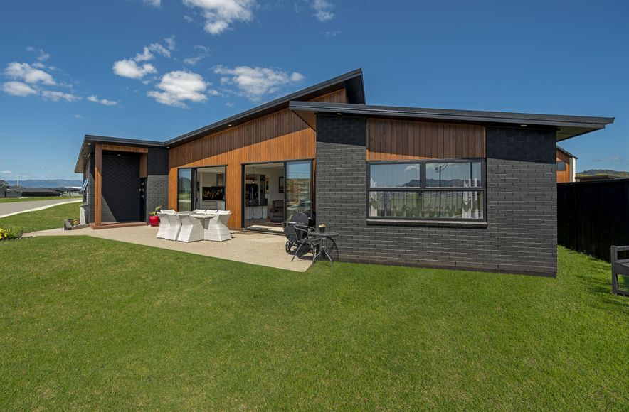 Brown House - Whitianga Waterways