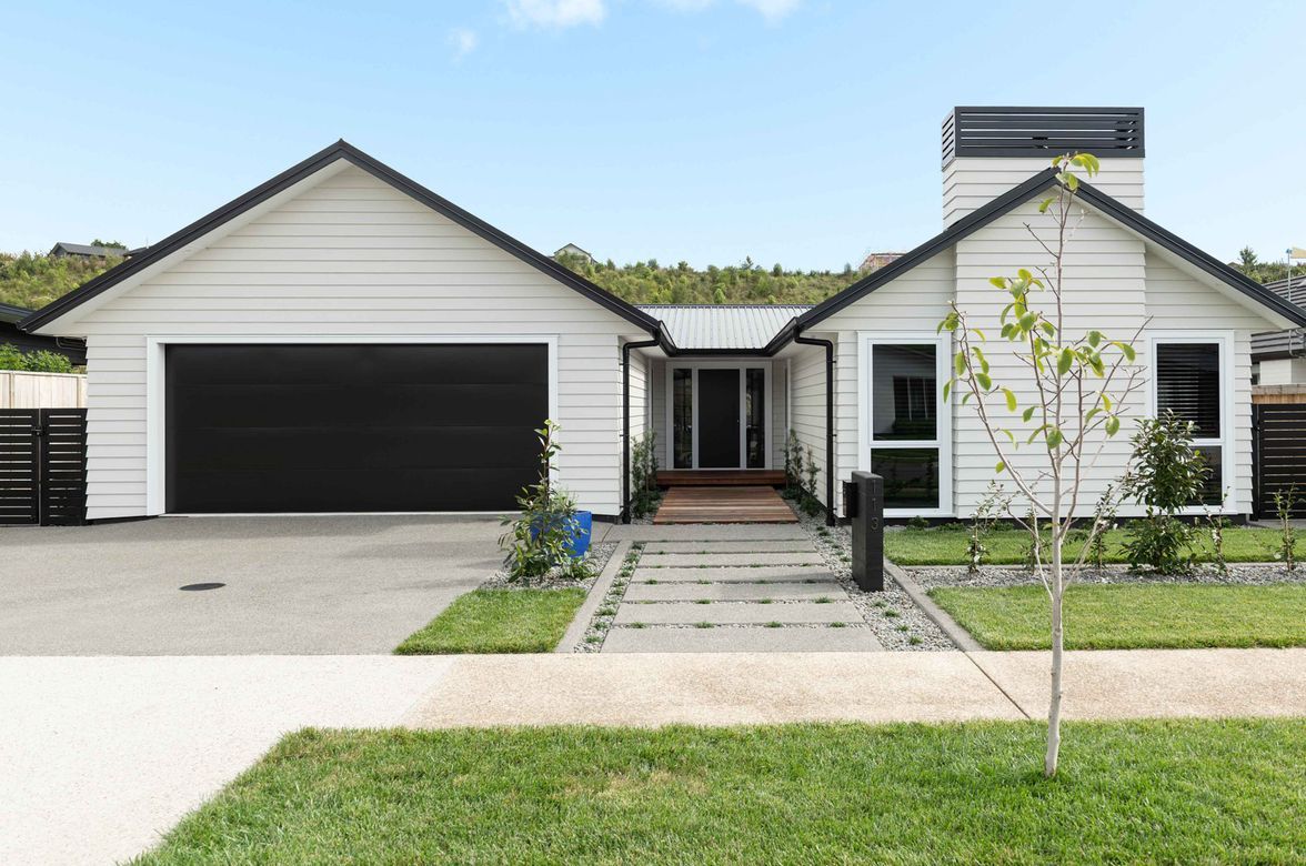 Whakaturou Crescent