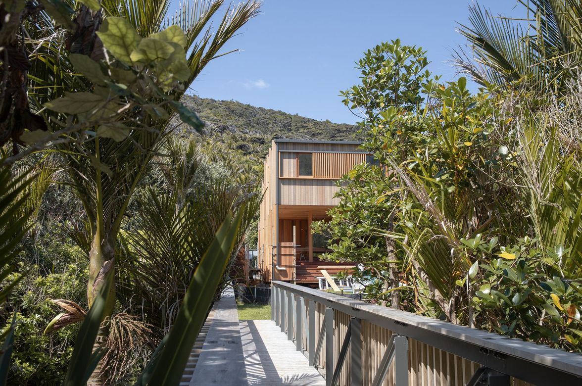 Garden Road, Piha