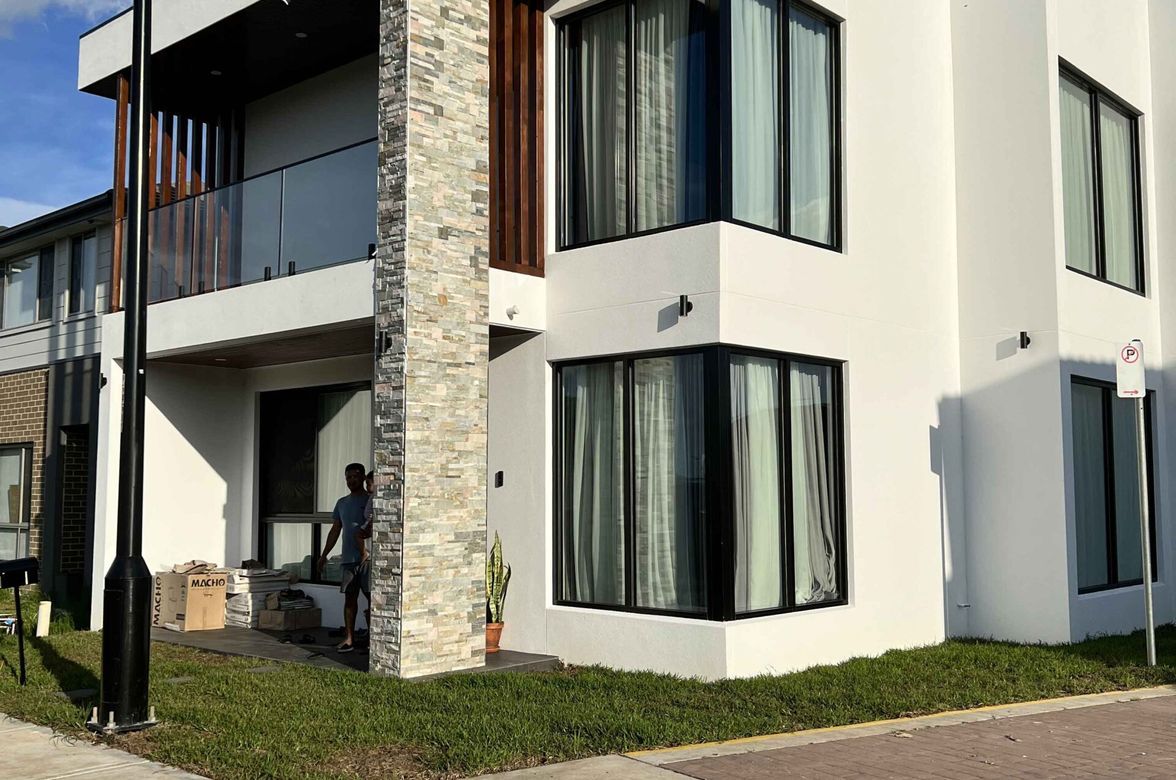 Amru Crescent