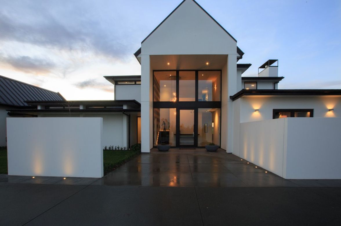 Extravagant Ashburton Family Home