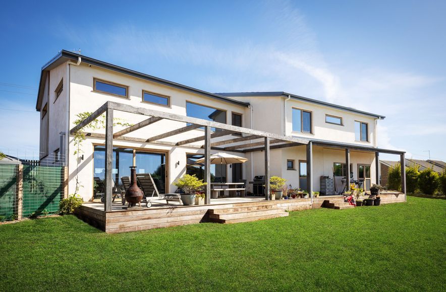 Capturing views in energy-efficient comfort