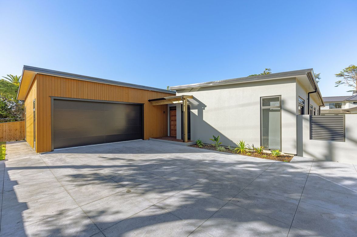 SAINT JOHNS HILL, NEWBUILD